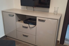T12