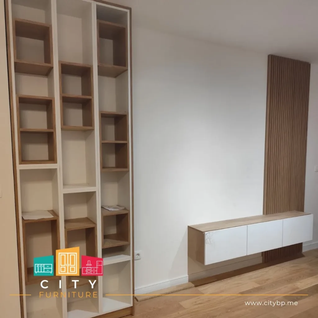 Biblioteka po mjeri i viseća komoda